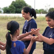 School_expeditions_thailand_chiang_mai_playing_games